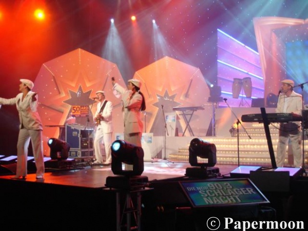 Papermoon live on stage